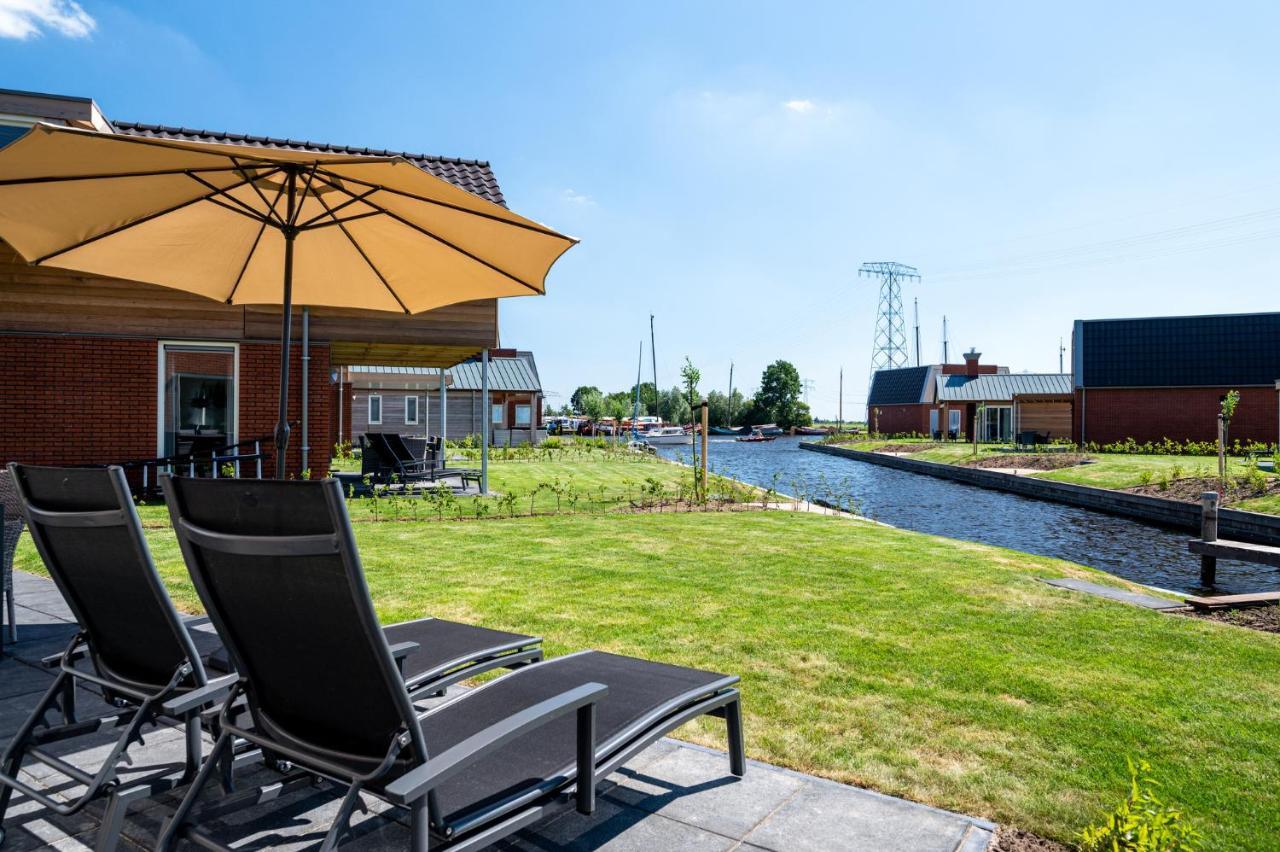 Recreatiepark Tusken De Marren Hotel Akkrum Bagian luar foto